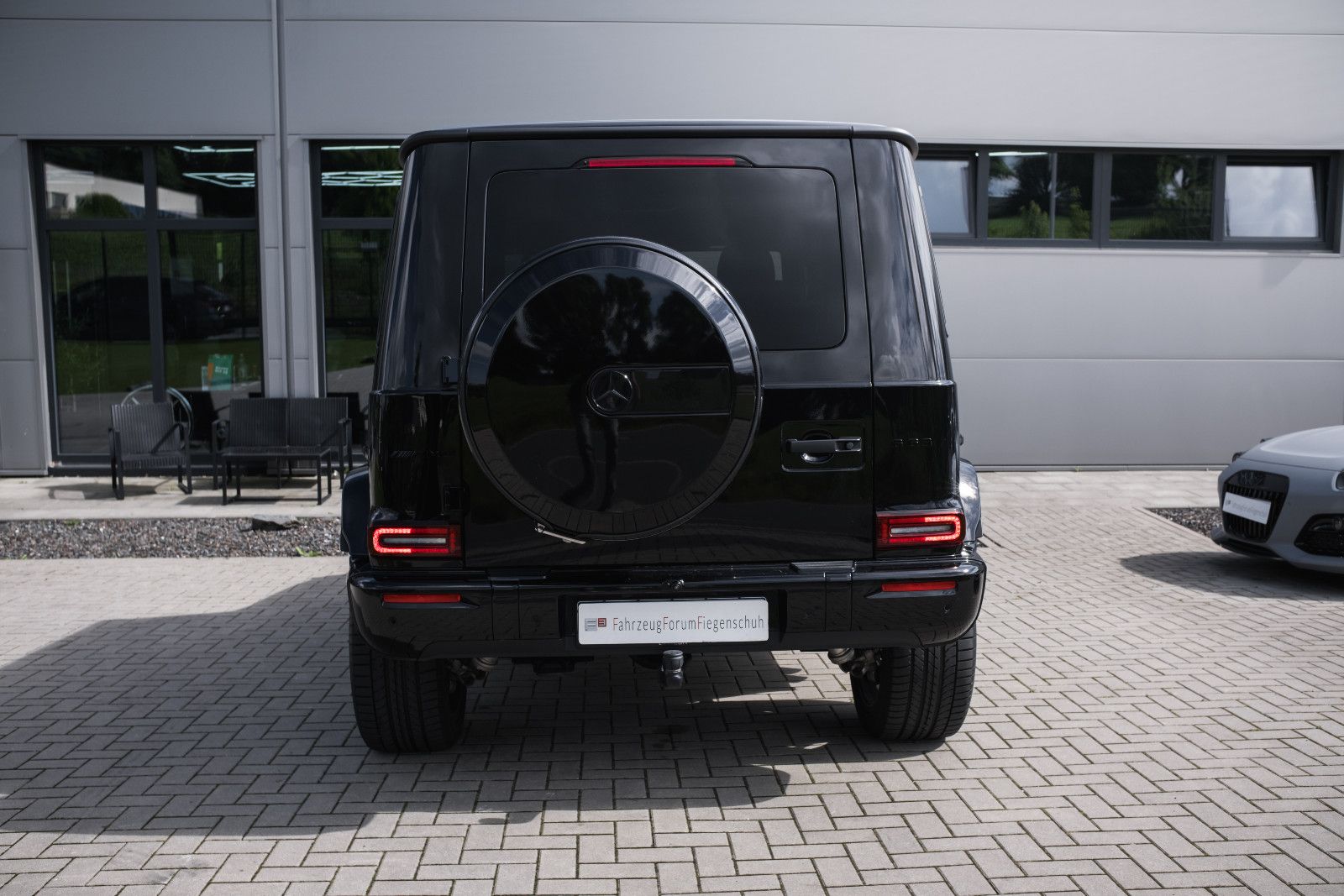 Fahrzeugabbildung Mercedes-Benz G 63 AMG-Perform.Paket-Superior-NightP.-Carbon
