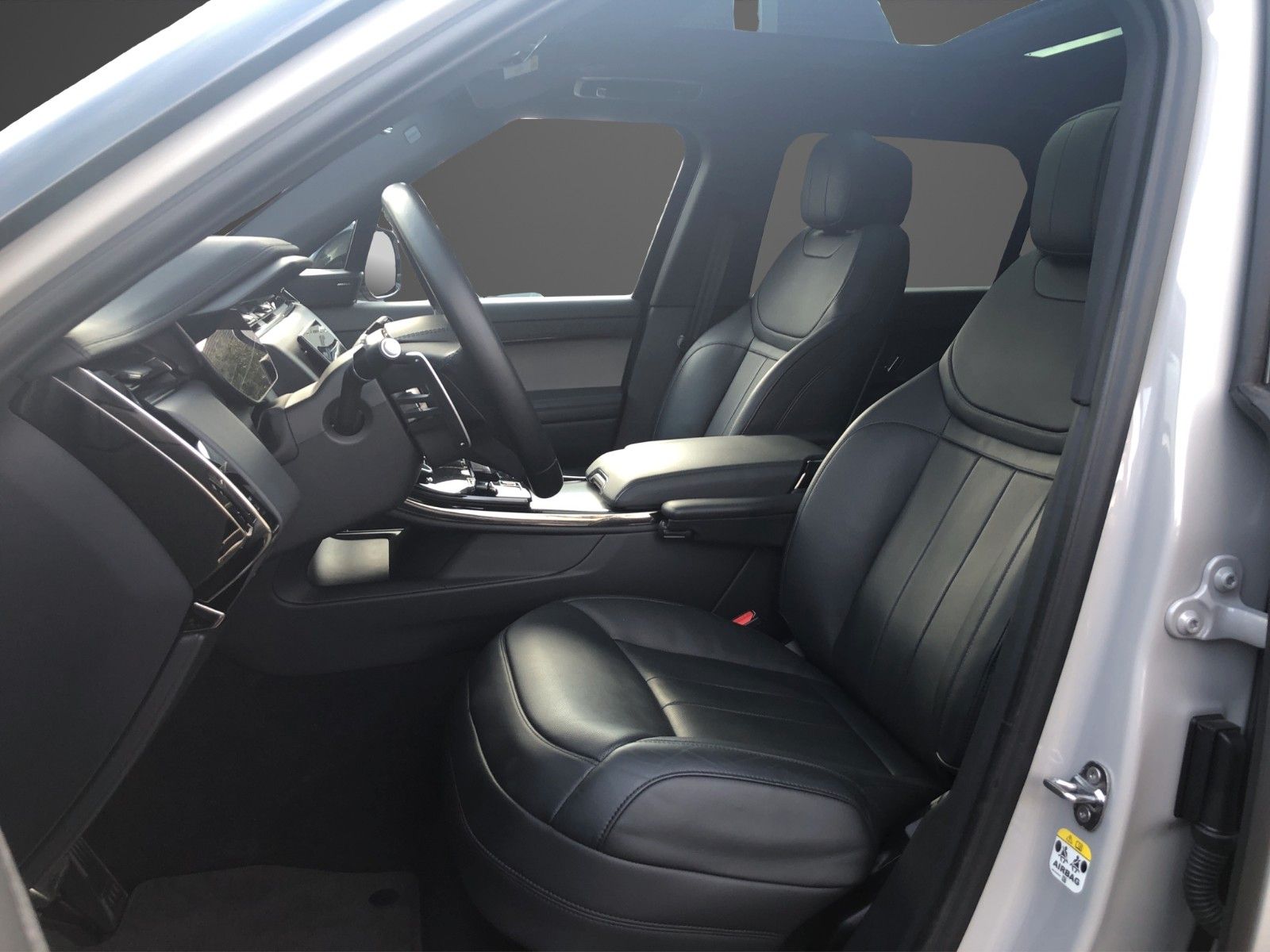 Fahrzeugabbildung Land Rover Range Rover Sport P440 Dynamic HSE Hybrid