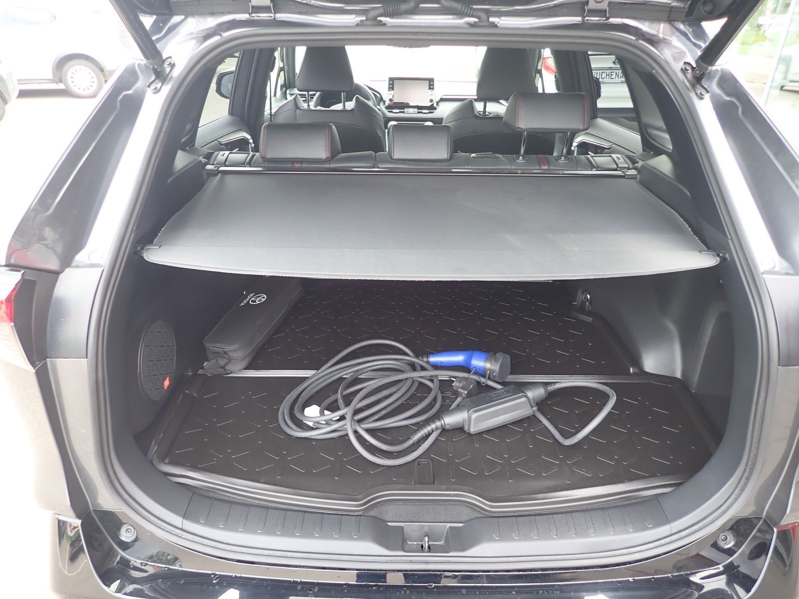 Fahrzeugabbildung Toyota RAV 4 Plug-in Hybrid 4x4
