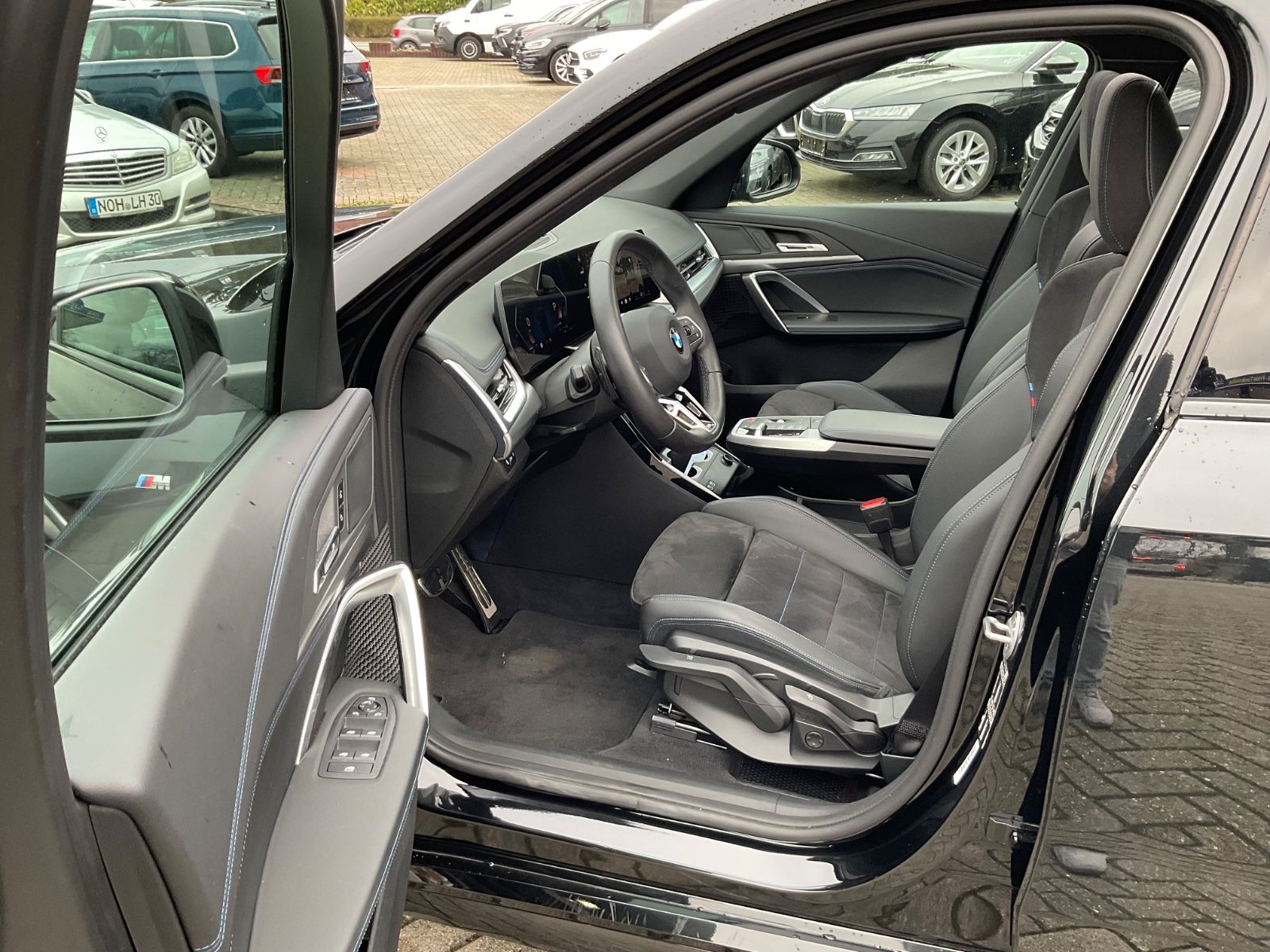 Fahrzeugabbildung BMW X1 sDrive20i,M Sport,AHK,Kamera,Navi,Panorama