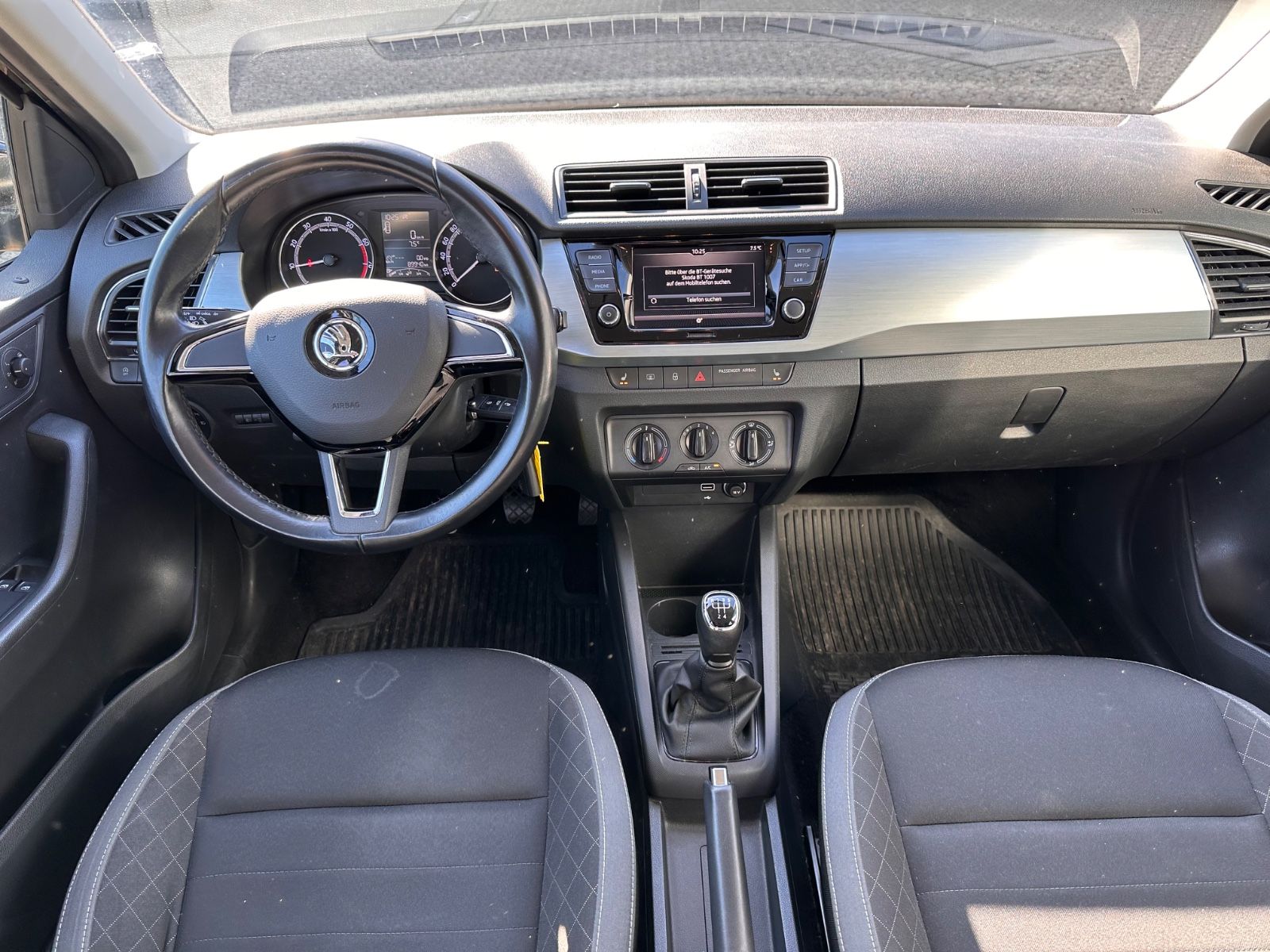 Fahrzeugabbildung SKODA Fabia Combi 1.0 TSI Ambition SHZG/PDC/BT/LM