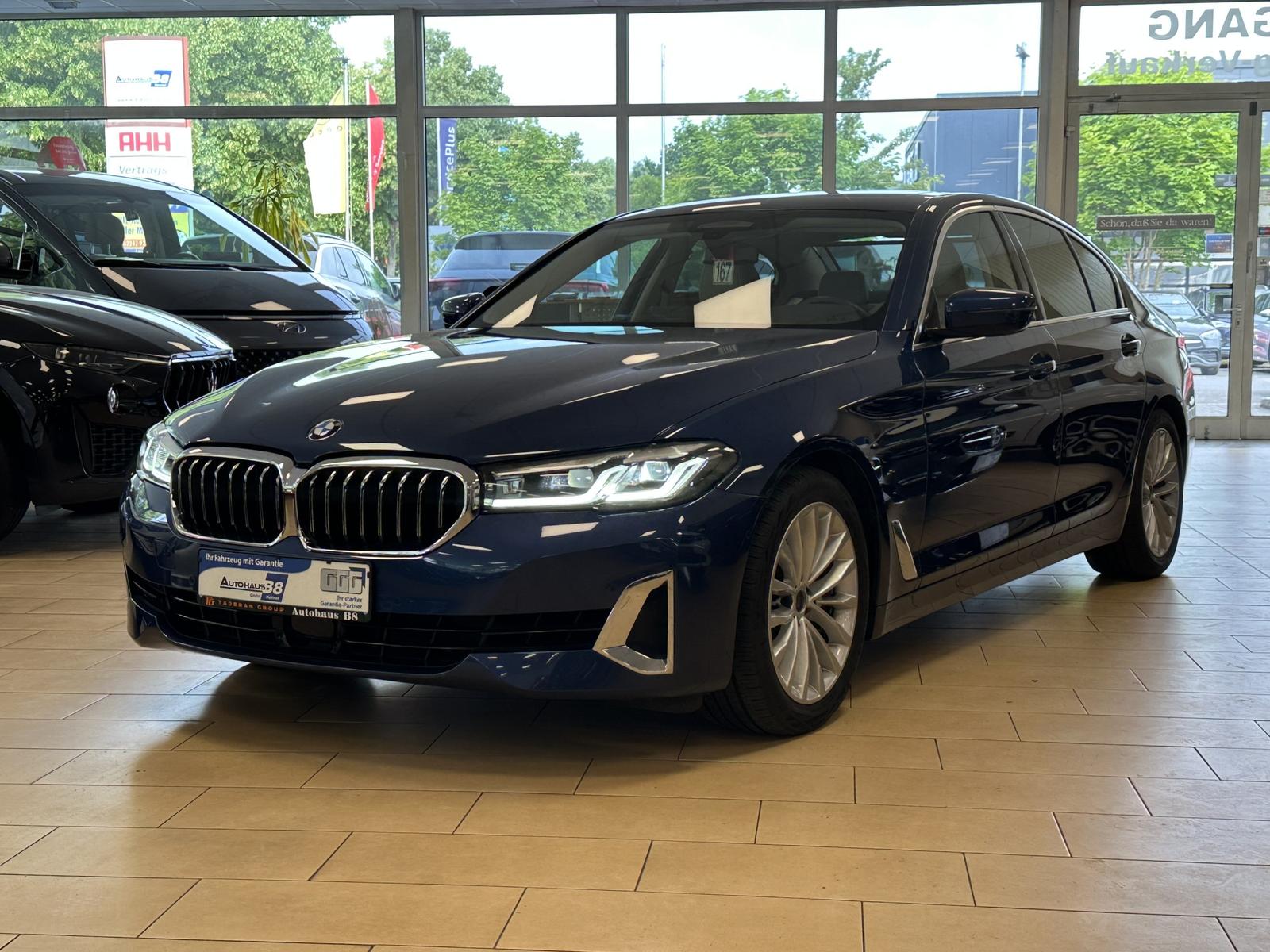 BMW 520 Luxury Line*AHK*ACC*S-dach*CAM*H/K*Leder*LED