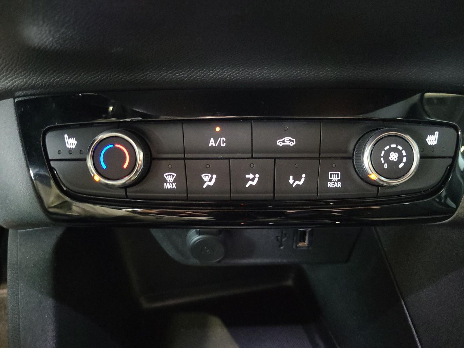 Fahrzeugabbildung Opel Corsa F Elegance SHZ+LED+LANEASSIST+ALLWETTER