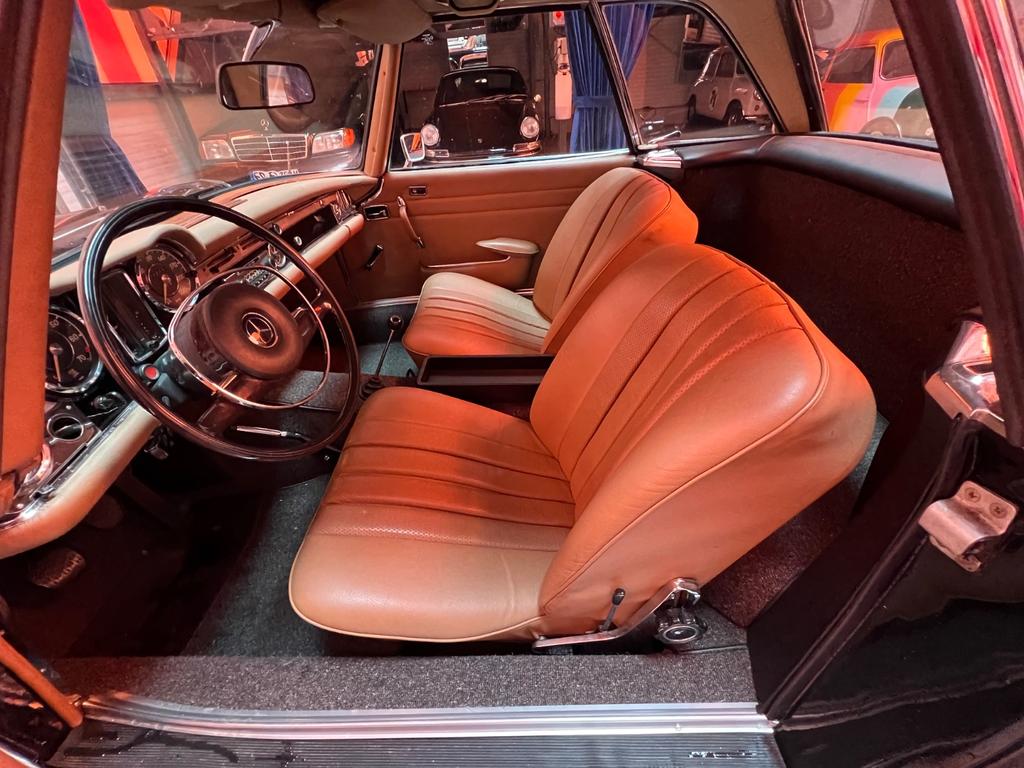 Mercedes-Benz SL 280