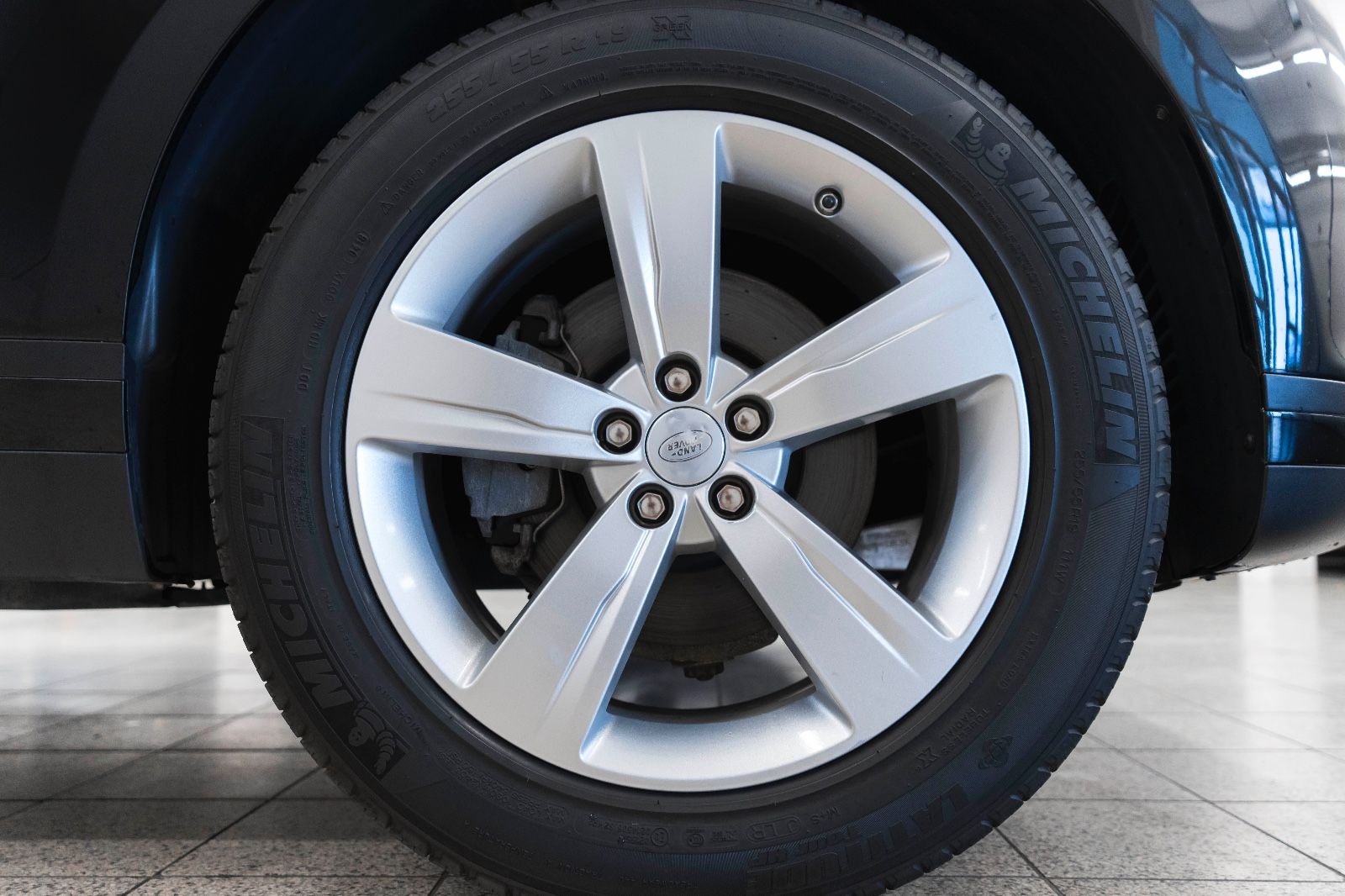 Fahrzeugabbildung Land Rover Range Rover Velar D180S LED Pano Kam PDC NAVI