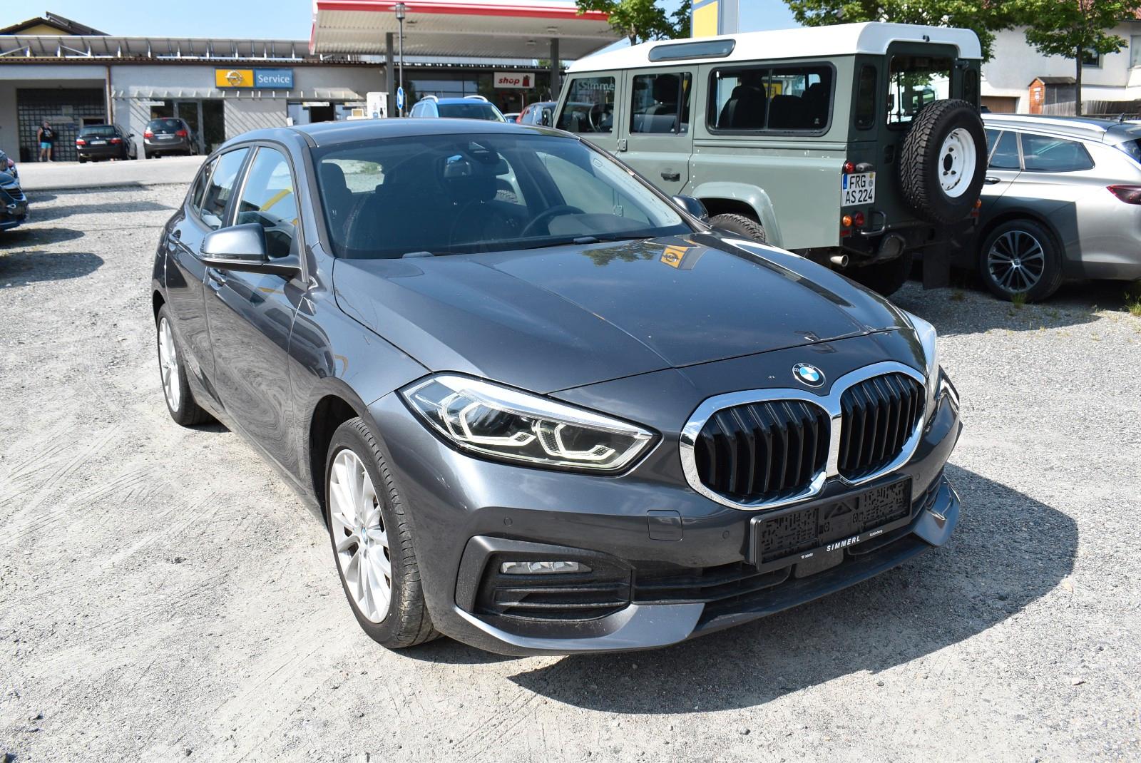 BMW 120i Lim. Advantage "Navi/SHZ/PDC/LED"