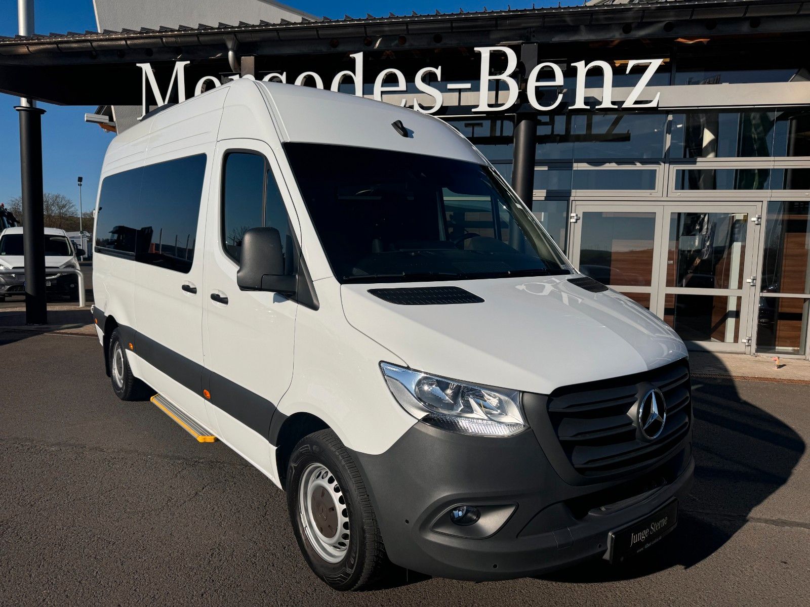 Fahrzeugabbildung Mercedes-Benz Sprinter 317 CDI Rollstuhl/Behinderten Lift