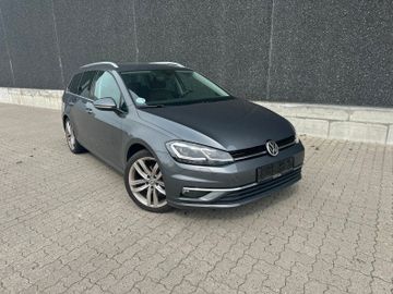 Volkswagen Golf - 1
