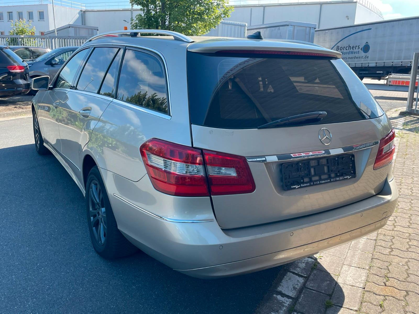 Mercedes-Benz E200 2012 — photo 8