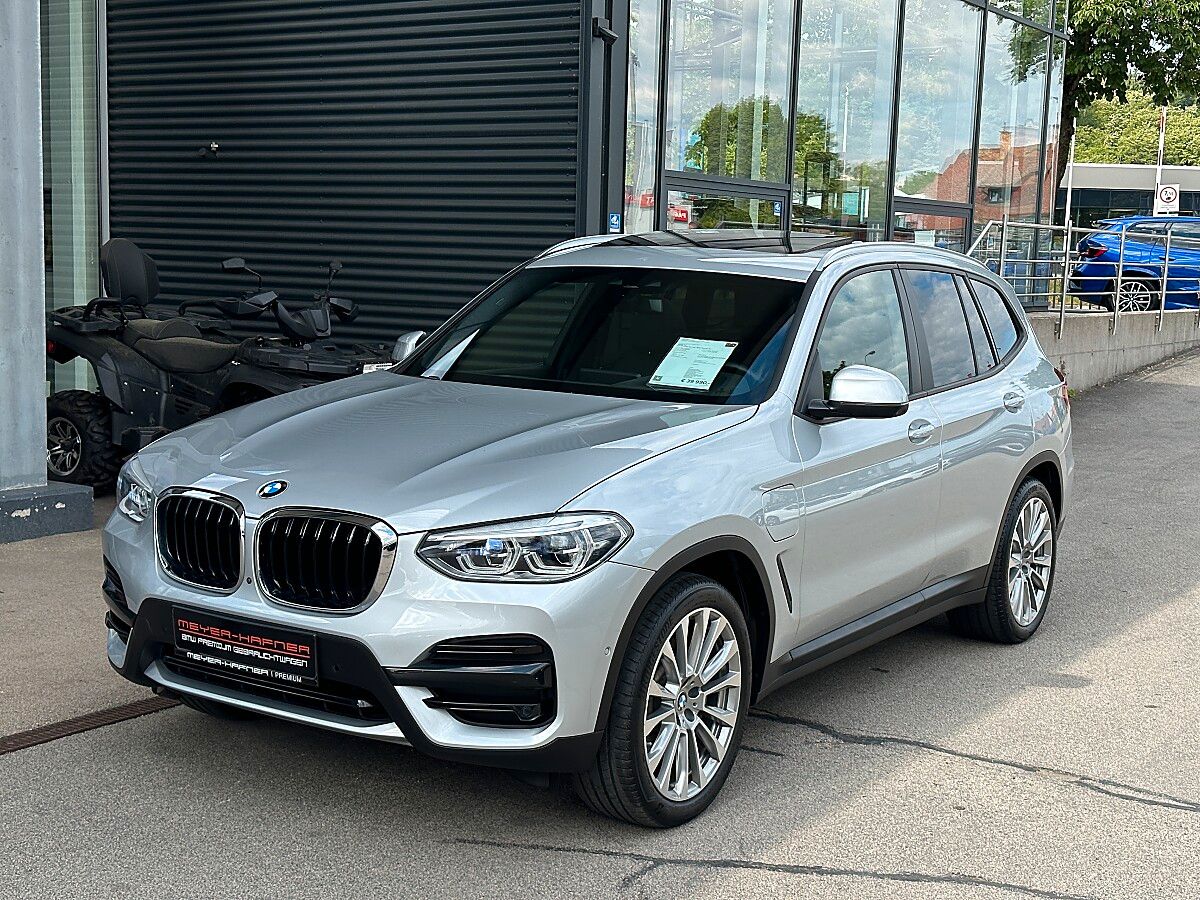 BMW X3 xDrive30e PHEV Aut. / AHK / Pano / Head Up...