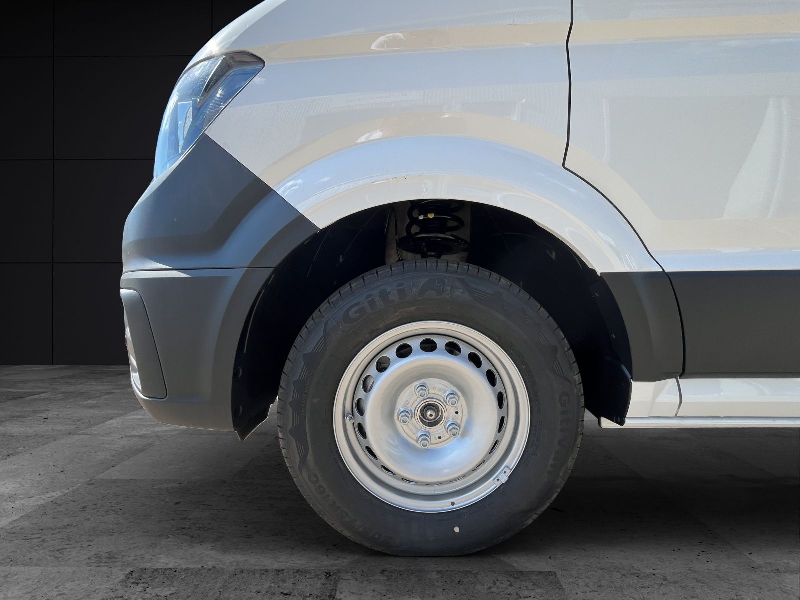 Fahrzeugabbildung Volkswagen Crafter Kasten 35 MR Klima RFK DAB