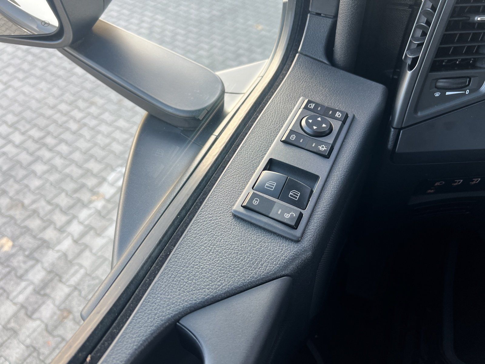 Fahrzeugabbildung Mercedes-Benz Arocs 2651 K 6x4 Meiller Trigenius Bordmatik