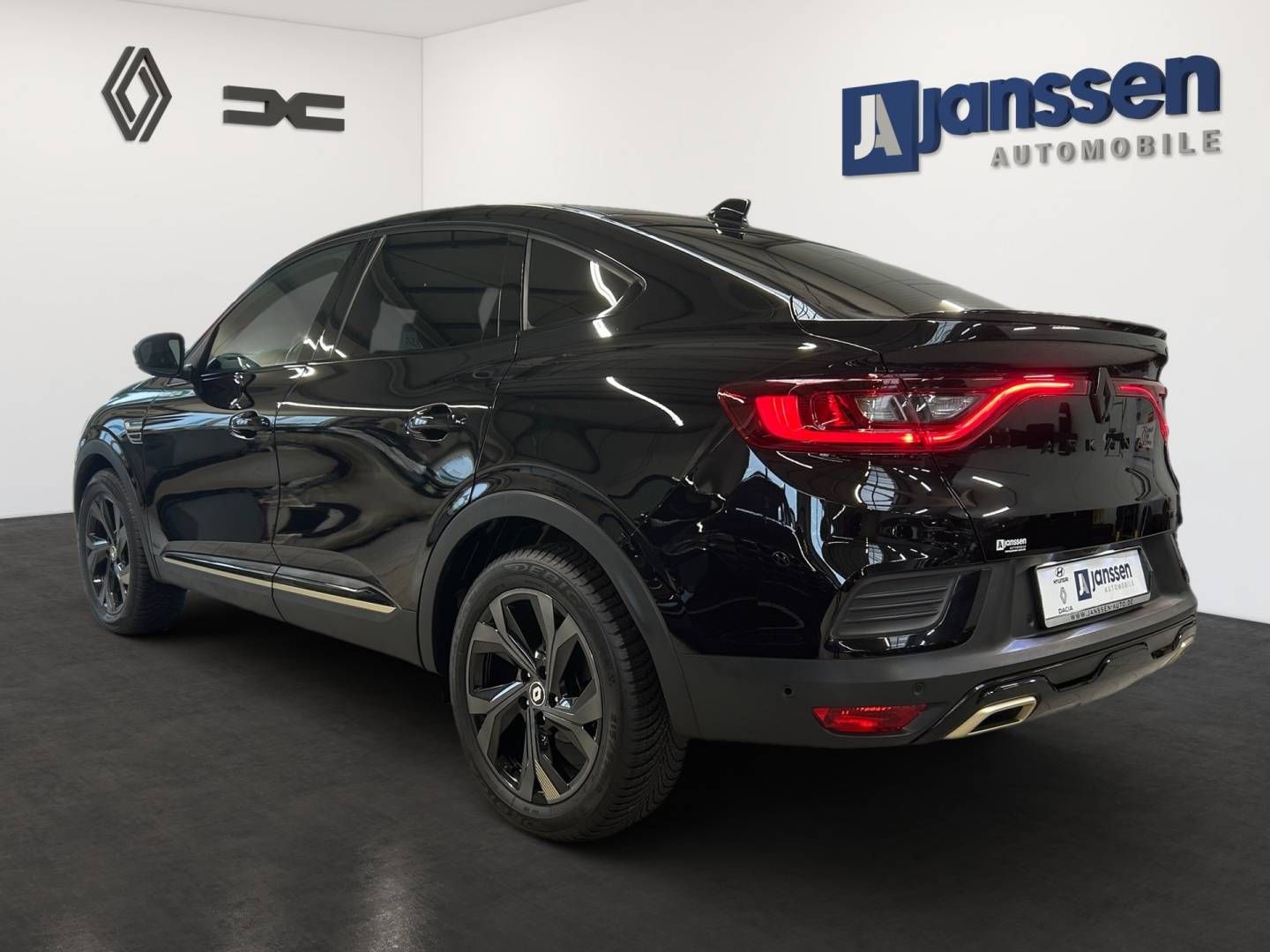 Fahrzeugabbildung Renault ARKANA E-TECH engineered hybrid 145