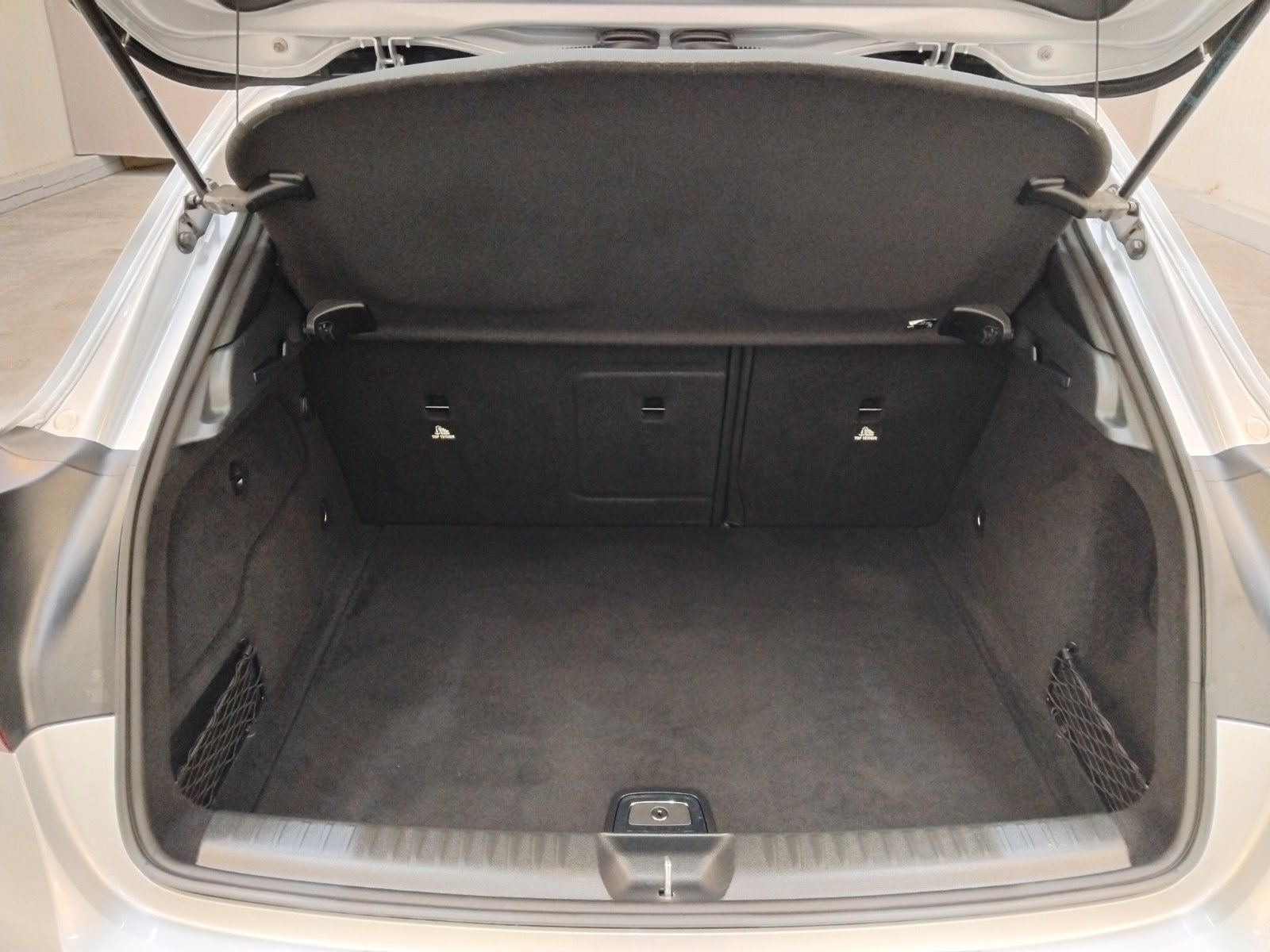 Mercedes-Benz GLA 200 (01/2020, Benzin)