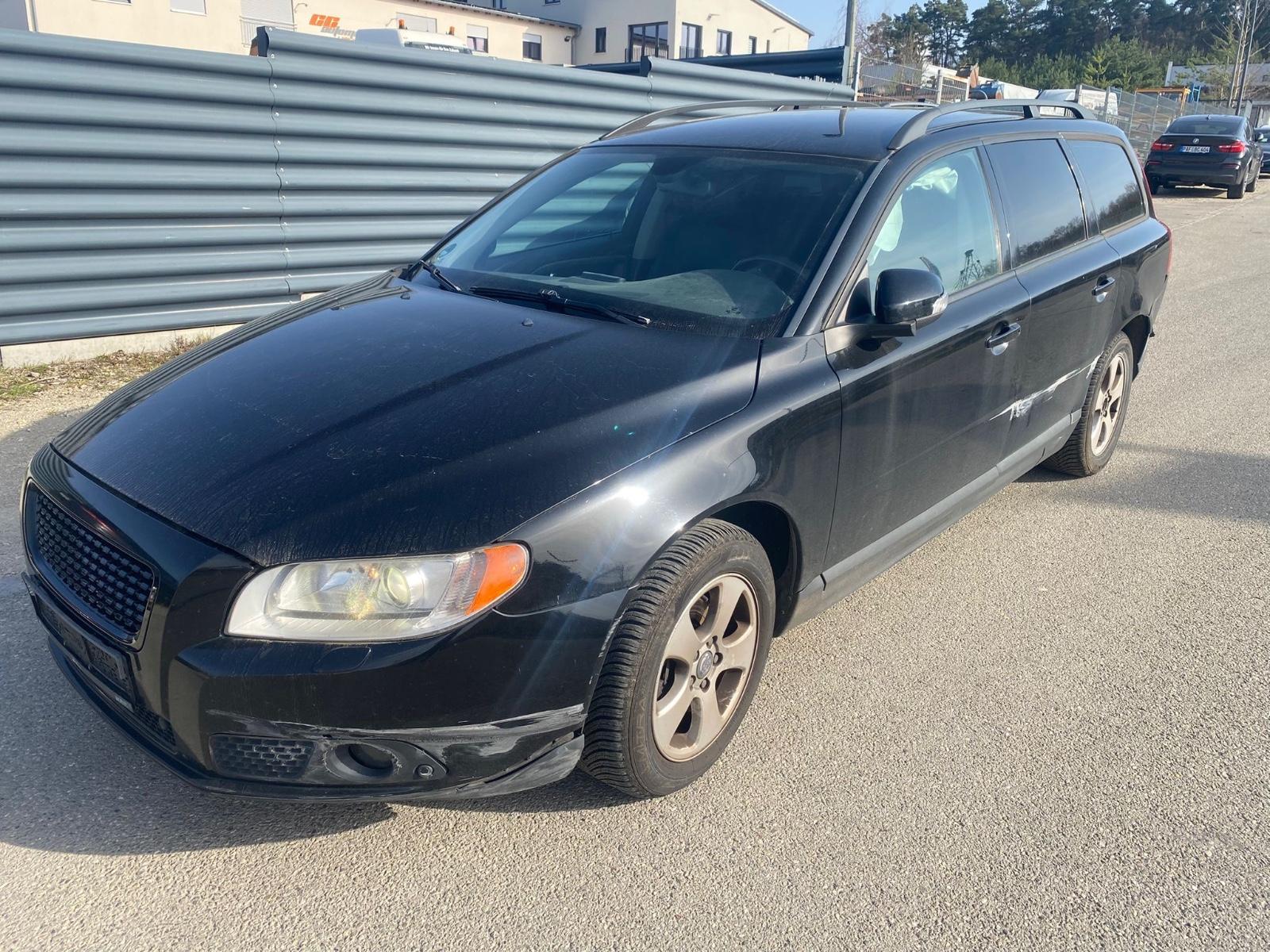 Volvo V70 Kombi Basis