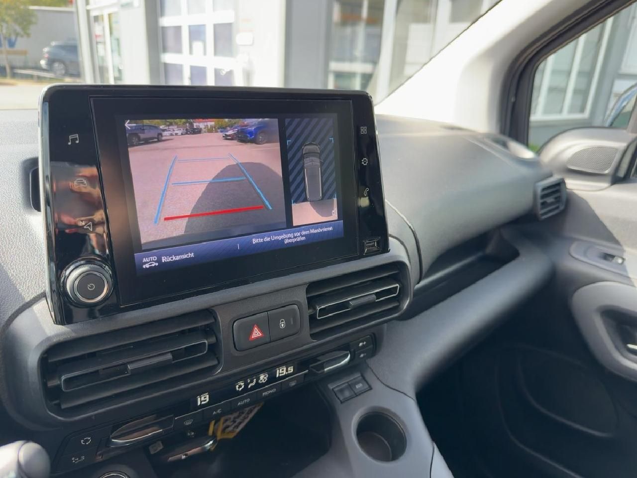 Fahrzeugabbildung Toyota Proace City Verso L2 1,2 Team D *AHK + Comfortp.