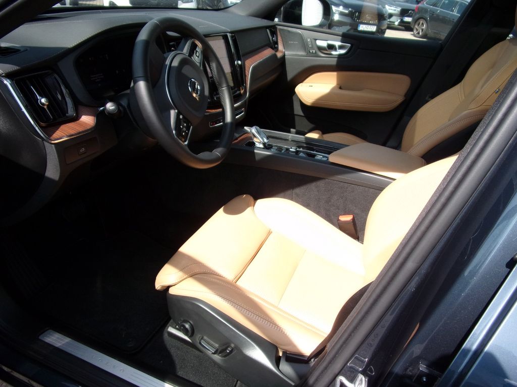 Volvo XC60 — fotografia 3