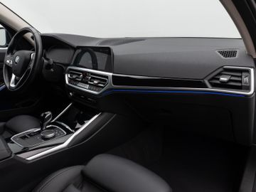 Fahrzeugabbildung BMW 320d xDr Tour Luxury Line AHK HiFI Laserlicht