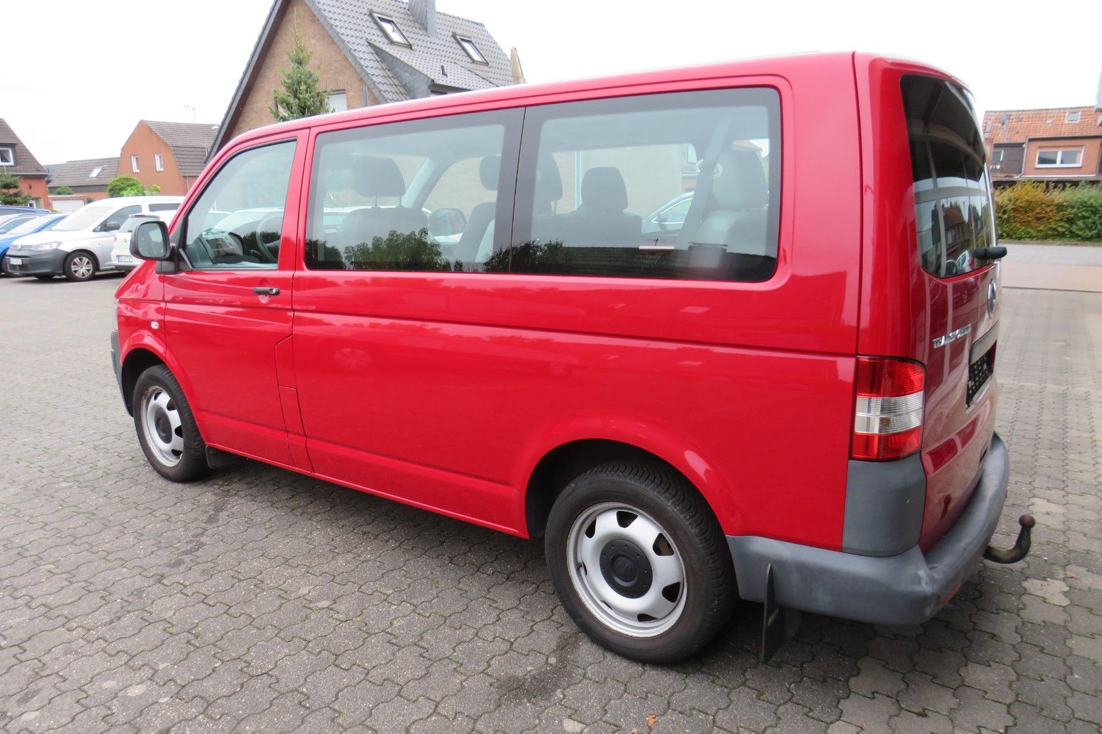 Fahrzeugabbildung Volkswagen T5 Kombi 4-Motion AHK 7 Sitz 158.000km