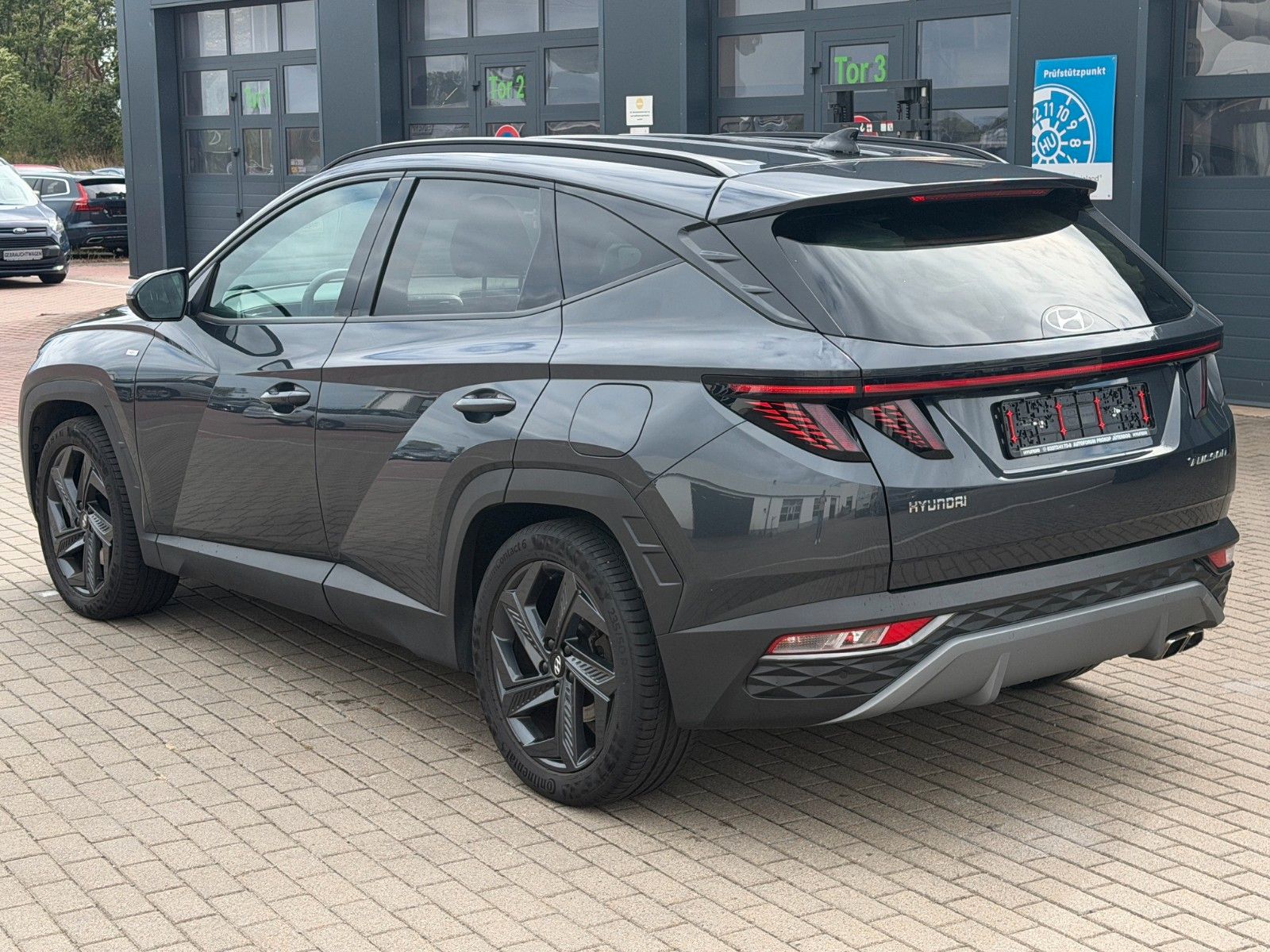 Fahrzeugabbildung Hyundai TUCSON 1.6 T-GDI 48V Blackline *8-fach*ACC*AHK*