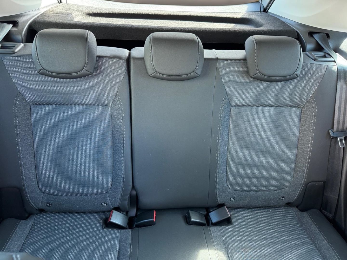 Fahrzeugabbildung Opel Crossland Elegance AHK-abnehmbar Navi LED Apple