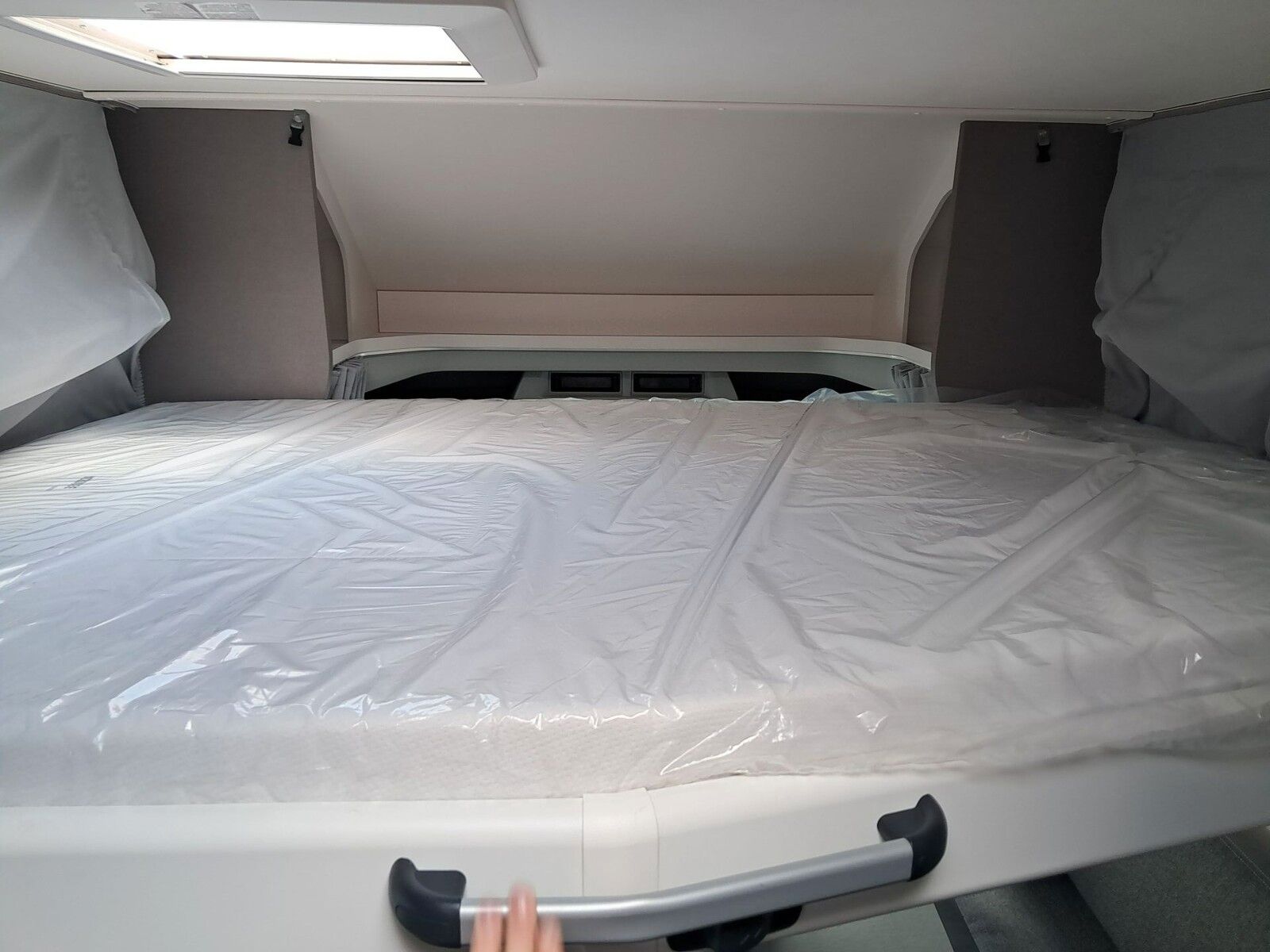 Fahrzeugabbildung Etrusco T Ford 7.3 SCF Klimaauto., Solaranlage, Hubbett