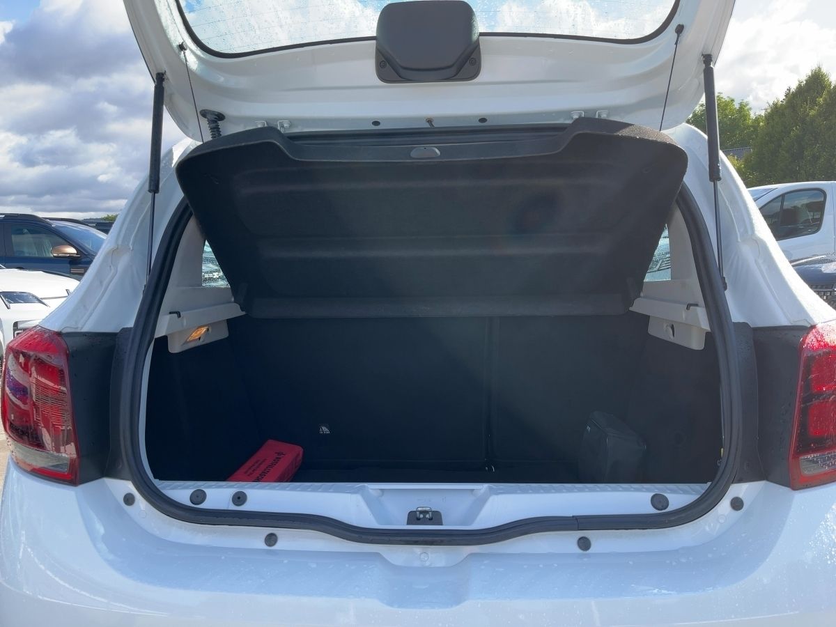 Fahrzeugabbildung Dacia Sandero Essential TCe 100 ECO-G Benzin & Autogas - mit KI generiert/bearbeitet