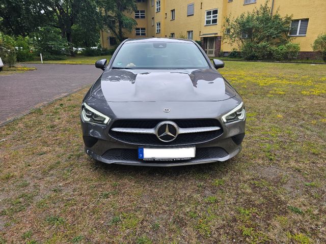 MERCEDES-BENZ CLA 180 Shooting Brake -
