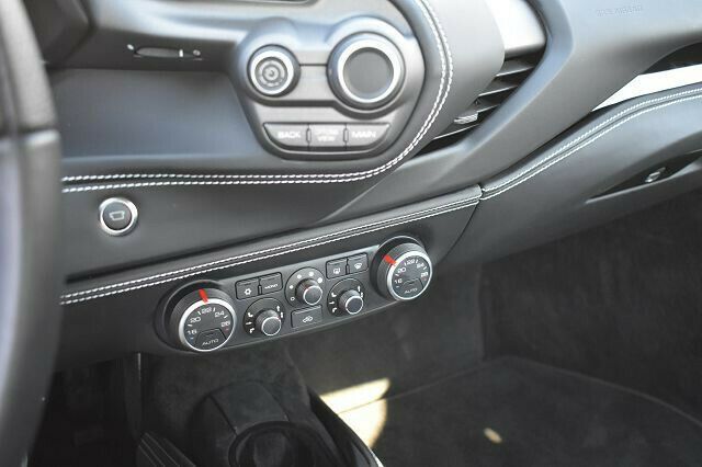 Fahrzeugabbildung Ferrari 488 GTB*NAVI*LIFT*Racing*RFK*PDC**Mietkauf