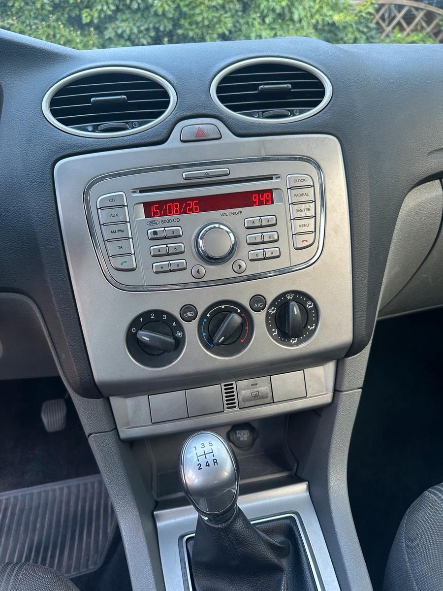 Ford Focus 2008 — photo 10