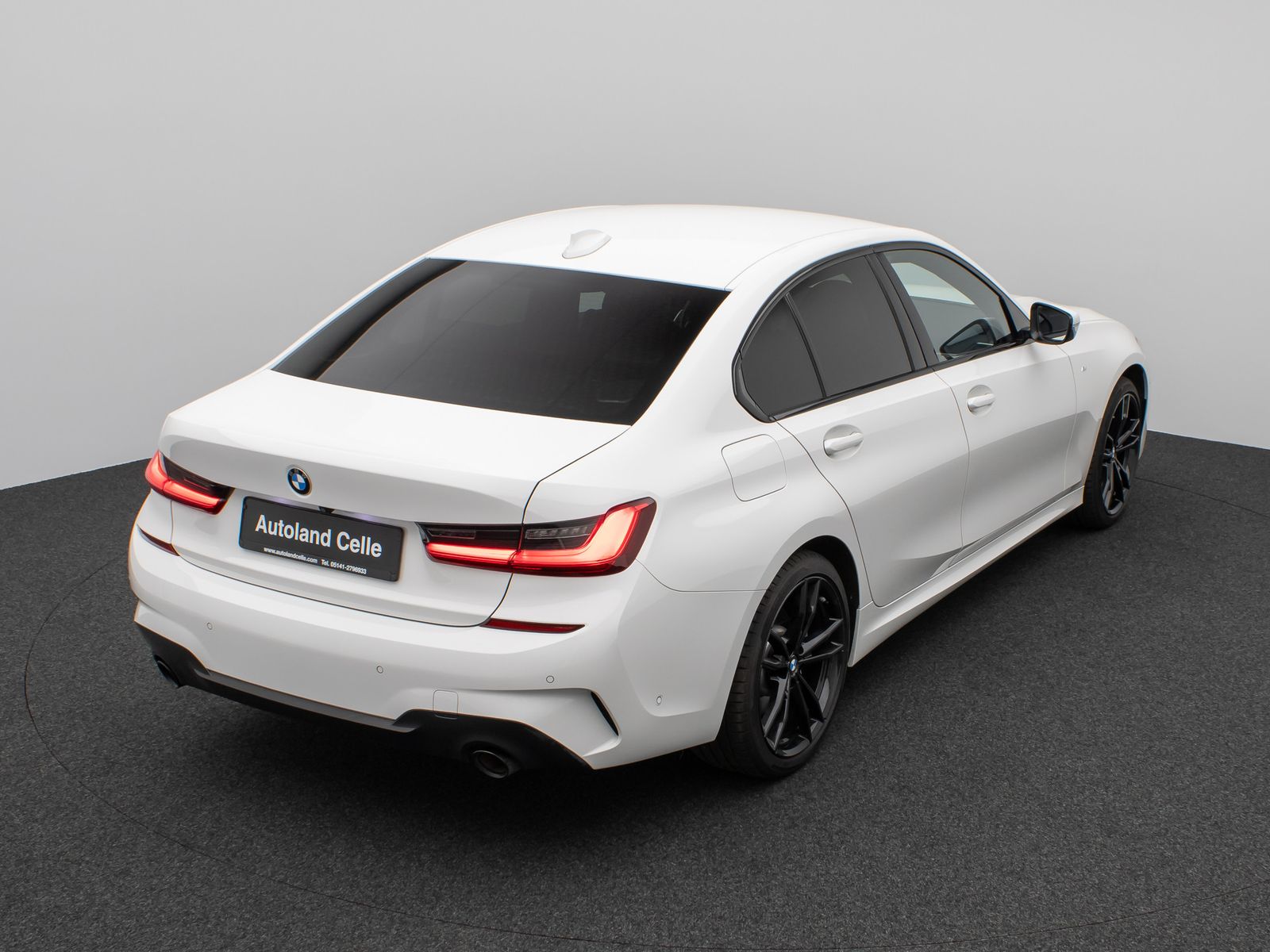 Fahrzeugabbildung BMW 320e M Sport Kamer Laser HUD DAB H/K Komfort 19"