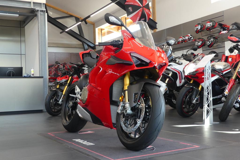 Ducati Panigale V4 S 