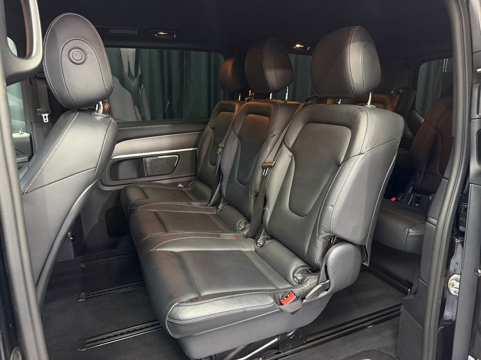 Fahrzeugabbildung Mercedes-Benz V 250d AVANTGARDE AMG EDITION lang|360°|AHK|LEDE
