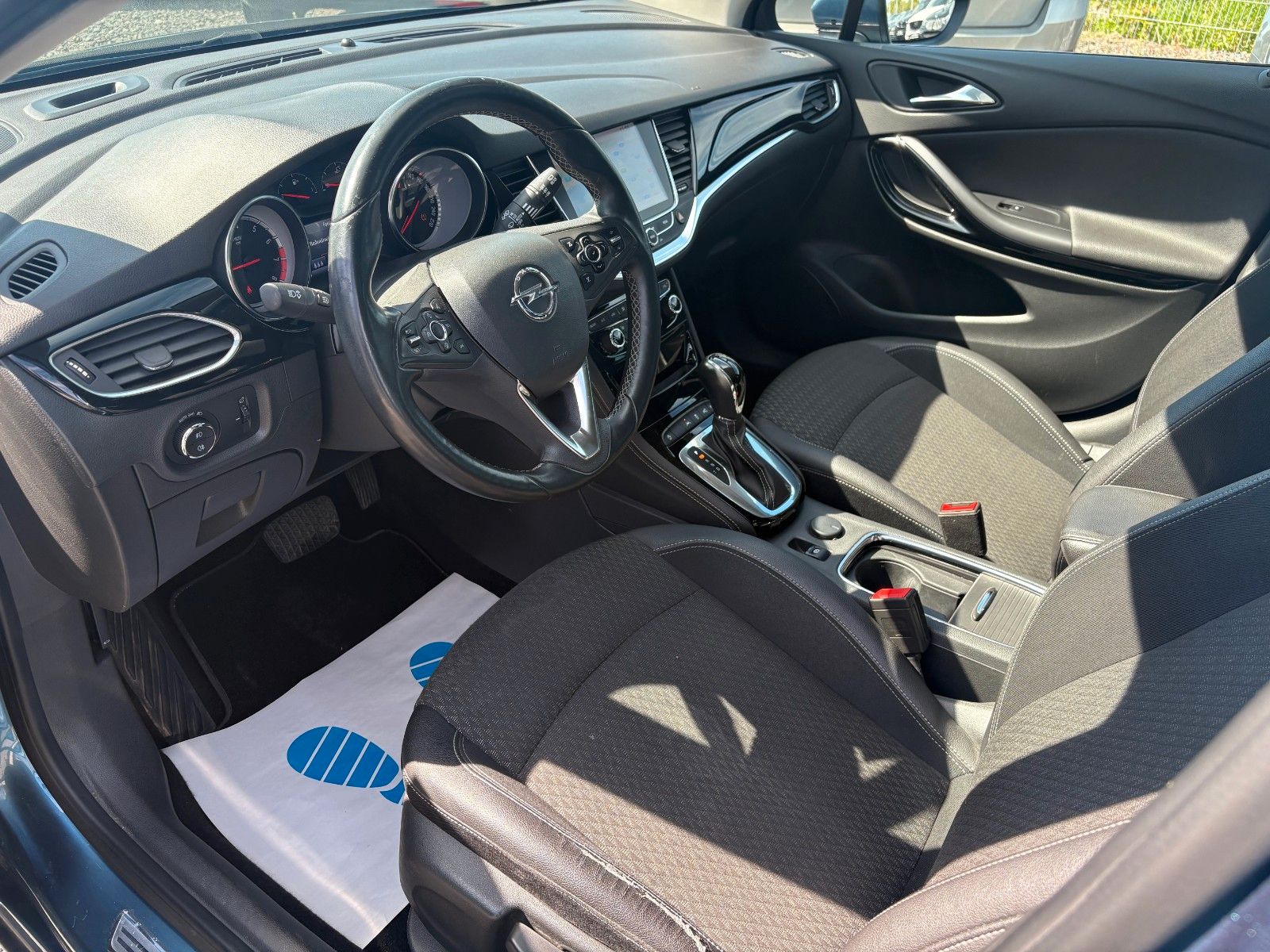 Fahrzeugabbildung Opel Astra K Sports Tourer 1.4 Aut. Navi LED Kamera