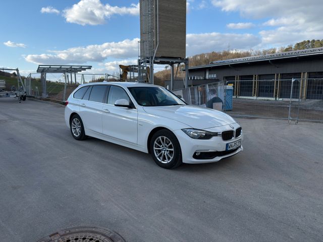 BMW 320i Touring Luxury Line Luxury Line