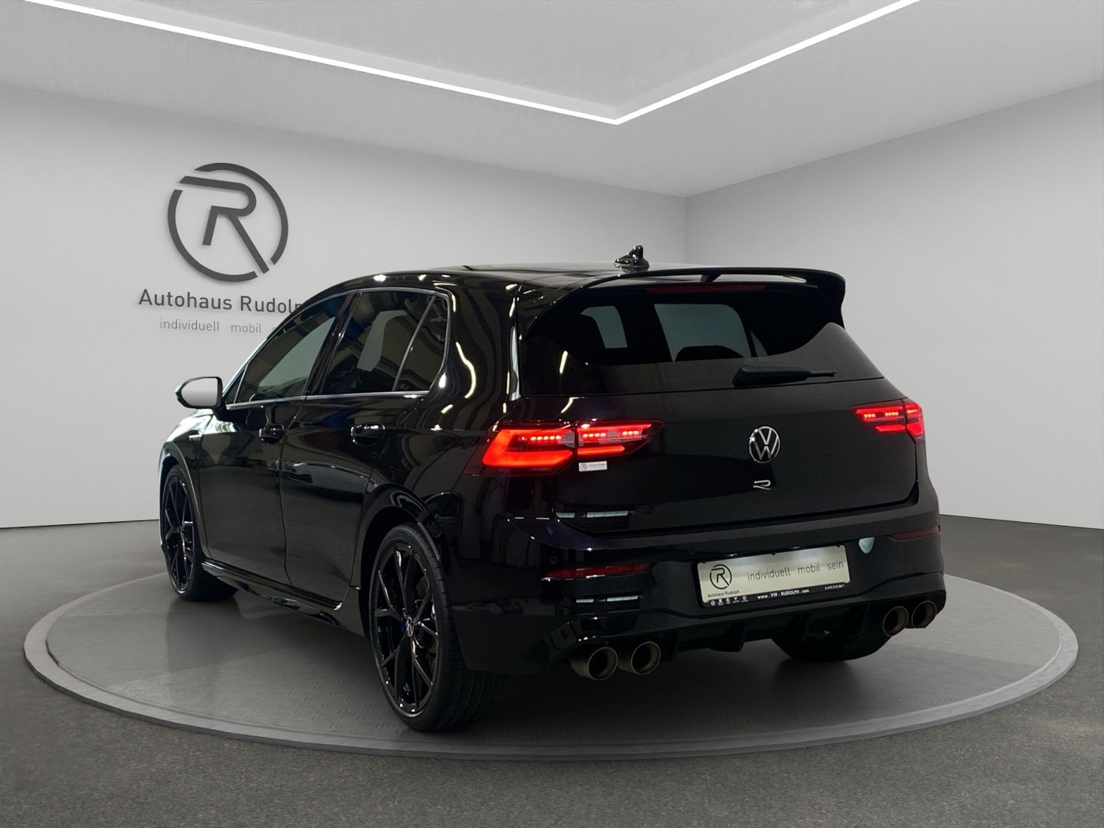 Volkswagen Golf VIII R Performance 2.0 TSI DSG 4Motion foto 3