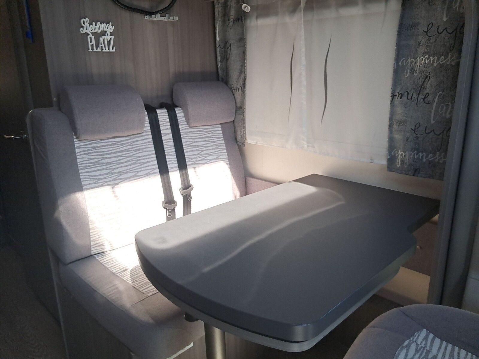 Fahrzeugabbildung Hobby OnTour Van V65 SAT,Solar,Markise,RK,Fahr.