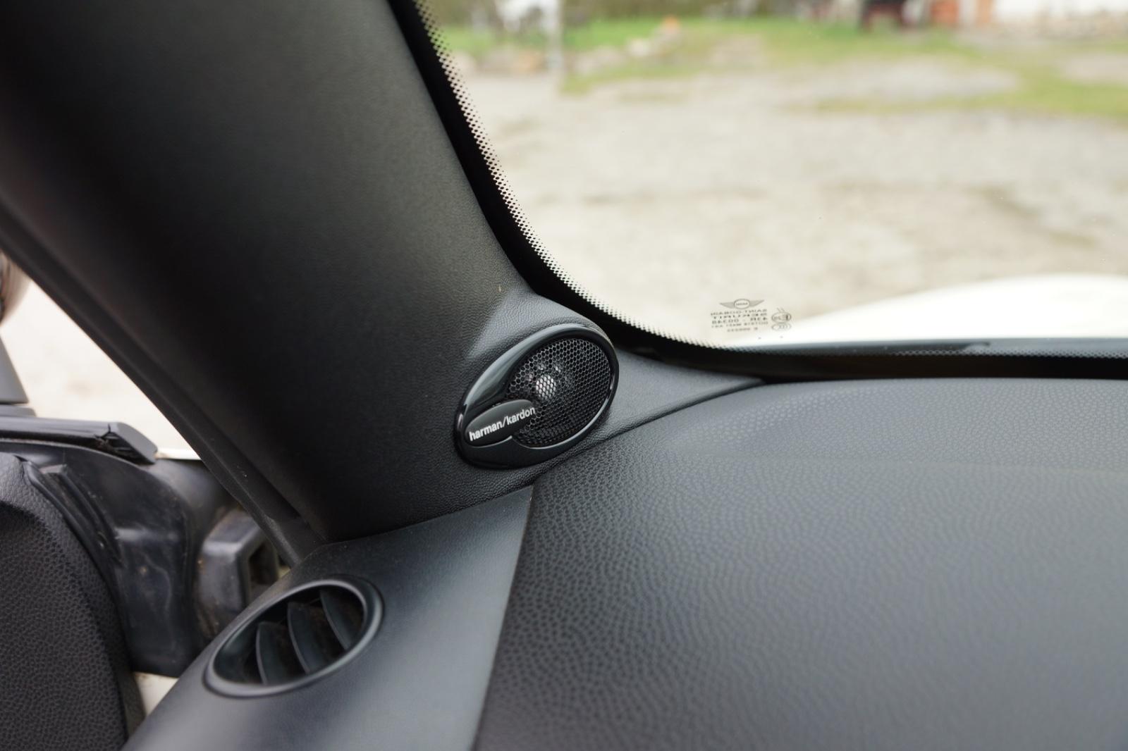 MINI Cooper S Cabrio *Akrapovic* *Harman Kardon*