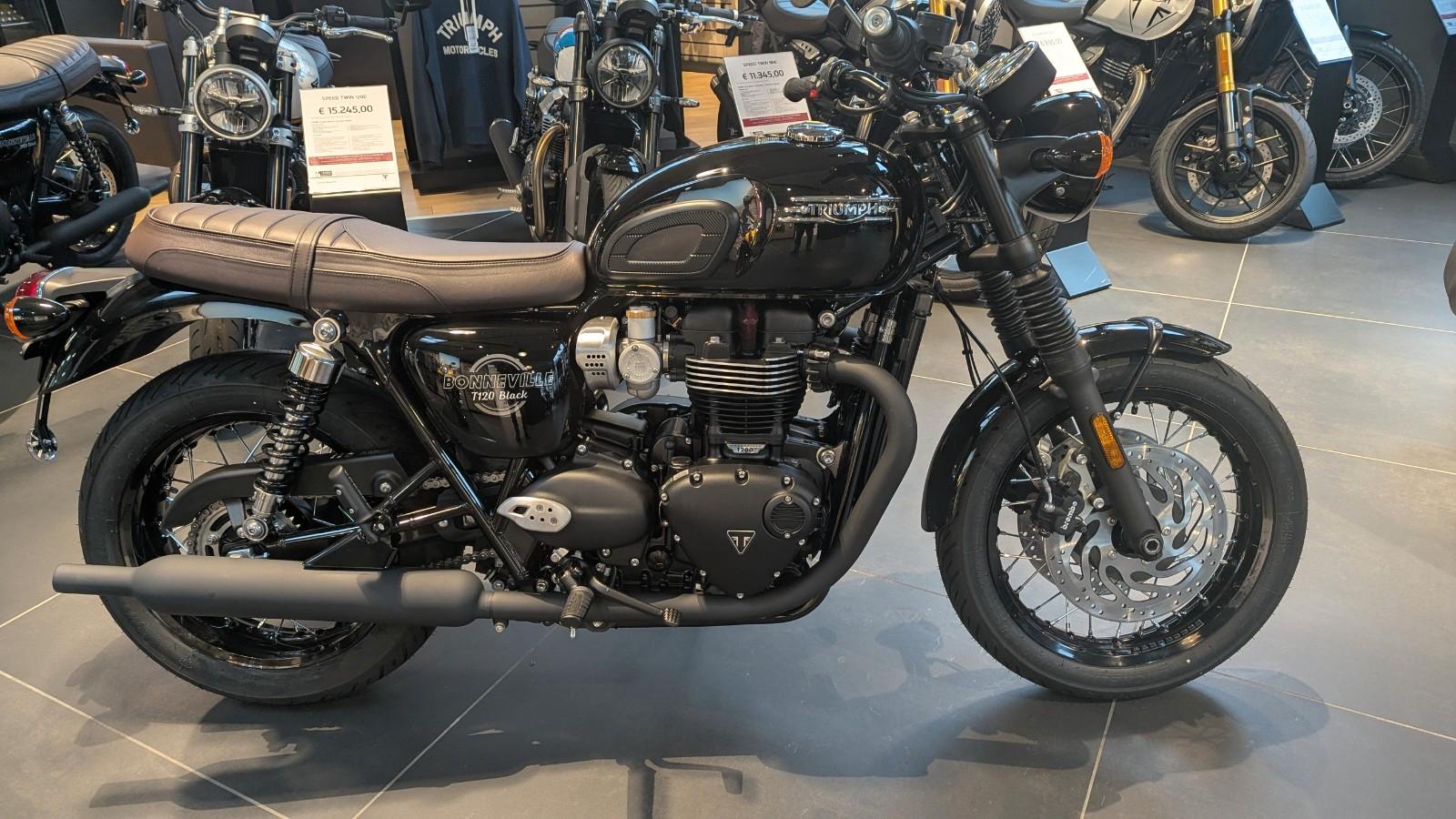 Triumph T120 Black