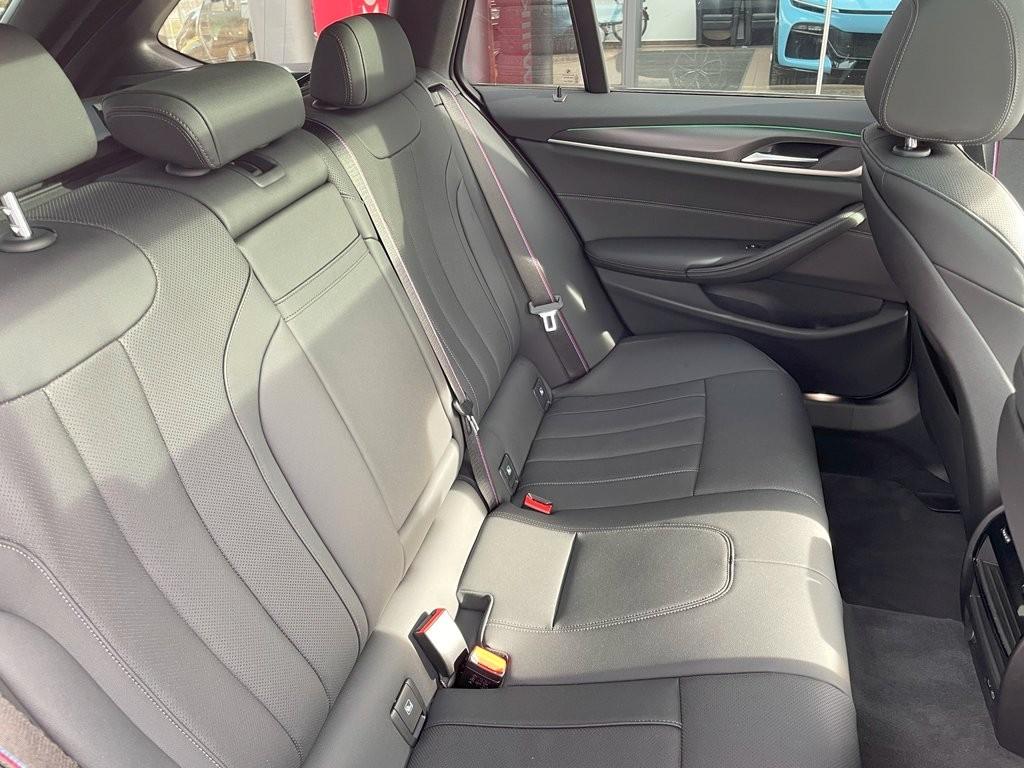 BMW 520d xDrive Touring/M-Sport/19"/AHK/Pano/ACC/Key – 12