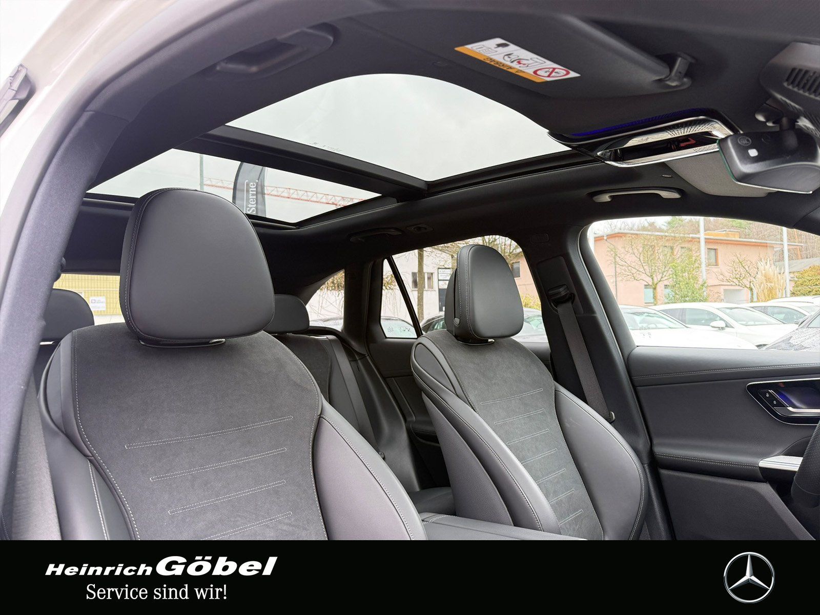 Fahrzeugabbildung Mercedes-Benz GLC 220 d 4M AMG*AHK*PANO*DISTRONIC*360°KAMERA