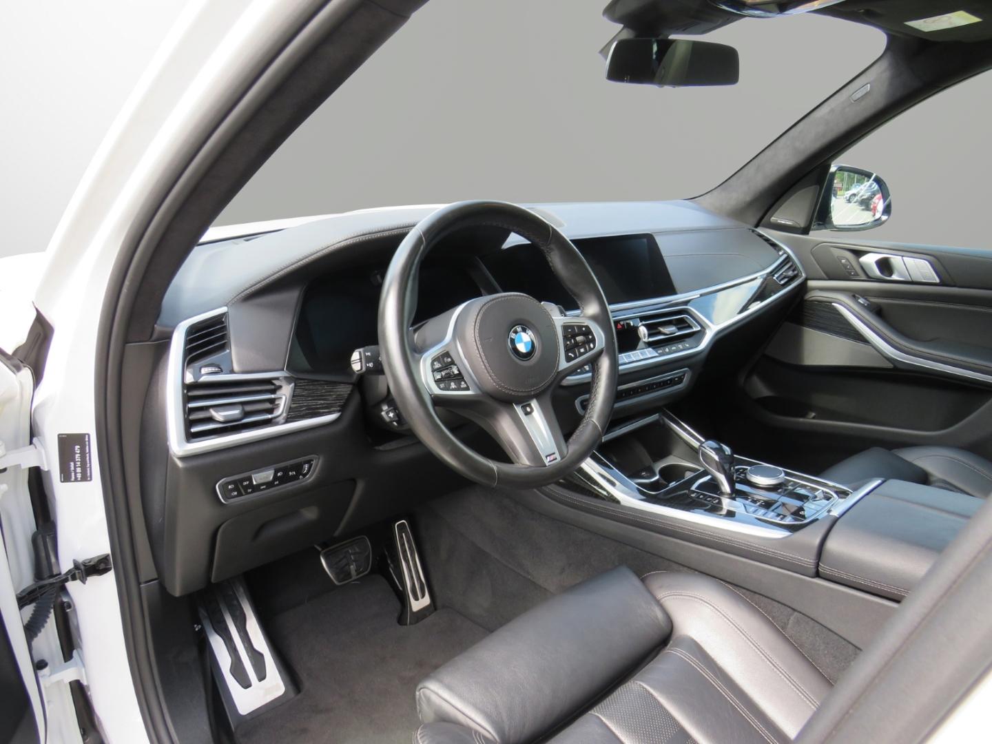 BMW X7 M50 i Sportpaket HUD Luftfederung AD AHK-klap