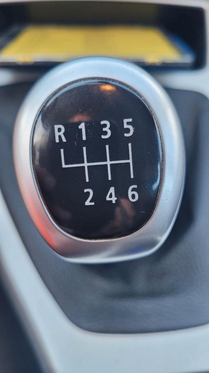 BMW 318 2012 — photo 6
