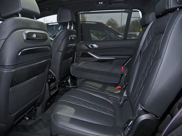 BMW X7 - 12