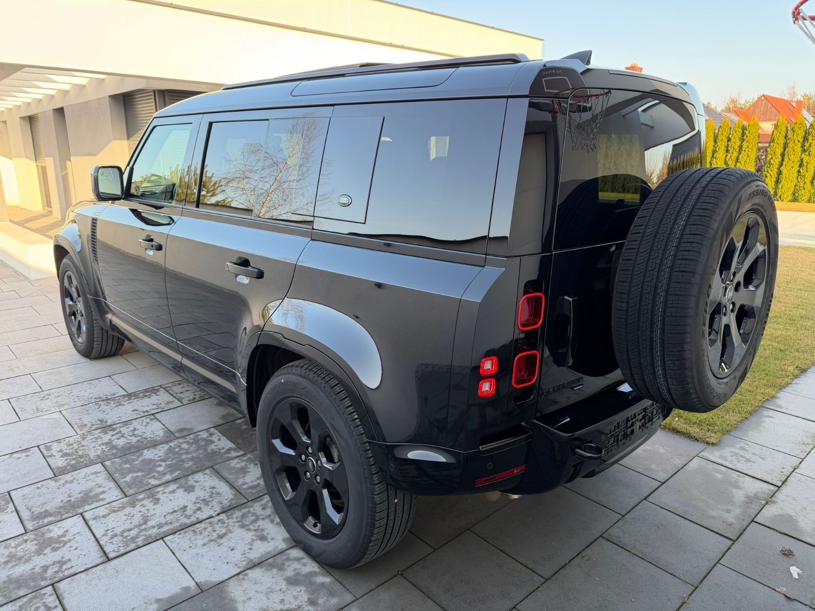 Land Rover Defender 110 X-Dynamic SE LED NAVI LEDER foto 4