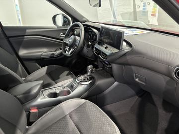 Fotografie des Nissan Juke 1.6 Hybrid 4AMT N-Connecta (2019)