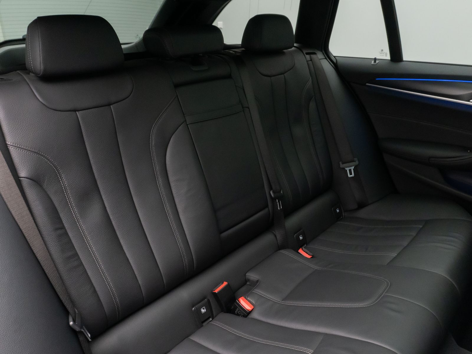 Fahrzeugabbildung BMW 540d xD M Sport Panorama Kamera Laser HUD AHK