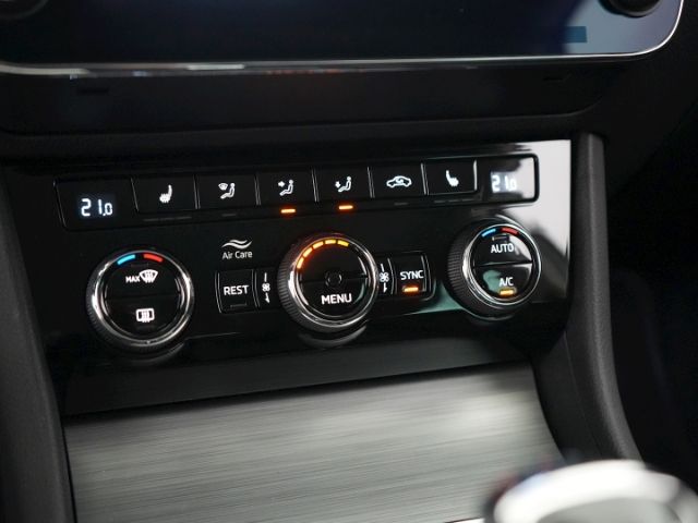 Superb COMBI AMBITION TDI DSG+NAVI+SITZHEIZUNG+K