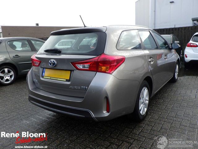 Toyota Auris 1.8 Hybrid Aspiration automatik 99pk