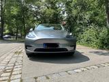 Tesla Model Y Long Range RWD Quicksiver 600km Np 52500 - Tesla Model Y in München